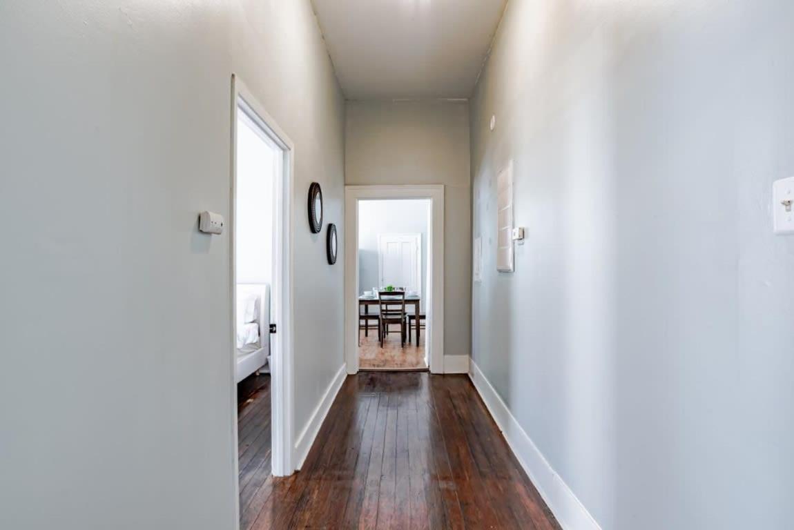 شقة Mins From Downtown & Dining, Dauphin Darling 2 موبايل المظهر الخارجي الصورة