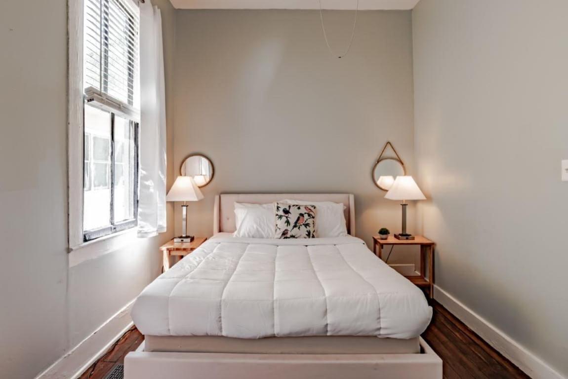 شقة Mins From Downtown & Dining, Dauphin Darling 2 موبايل المظهر الخارجي الصورة