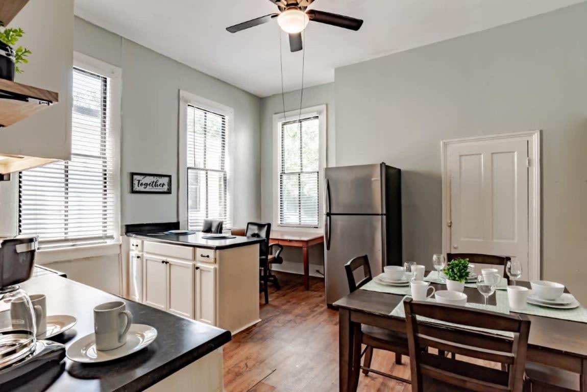 شقة Mins From Downtown & Dining, Dauphin Darling 2 موبايل المظهر الخارجي الصورة